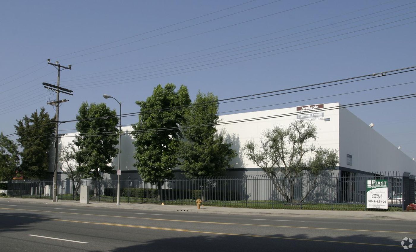 Building 2 photo 1