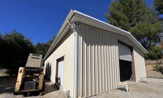 Warehouse Space for Rent located at 16721 Placerita Canyon Road Santa Clarita, CA 91321