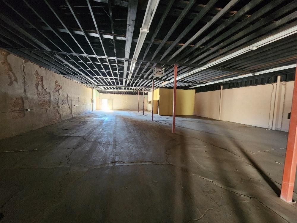 429 S Main St photo 3