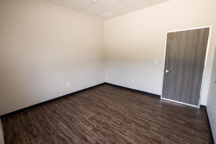 Four Seasons Business Park 15341 State Highway 249 photo 4