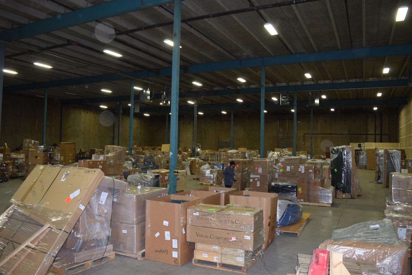 20,864 SF warehouse with dock high and drive-in loading doors for sublease photo 3