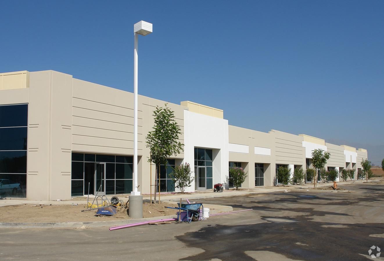 Bldg 15 photo 2