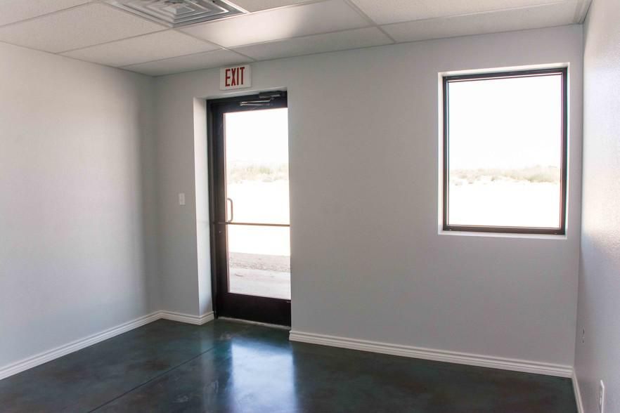 4708 E CR 128 photo 4