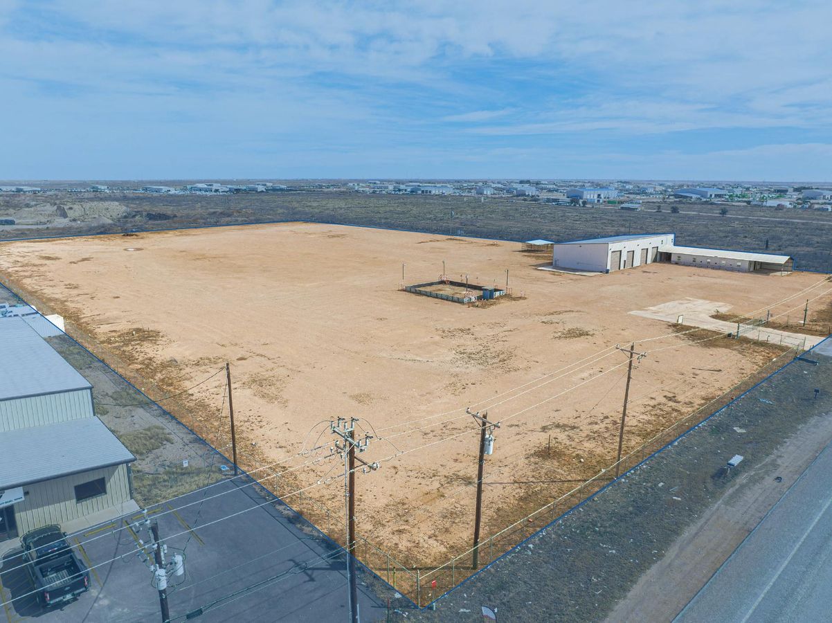 10 Acres + RV Hookup Maintenance Facility photo 2