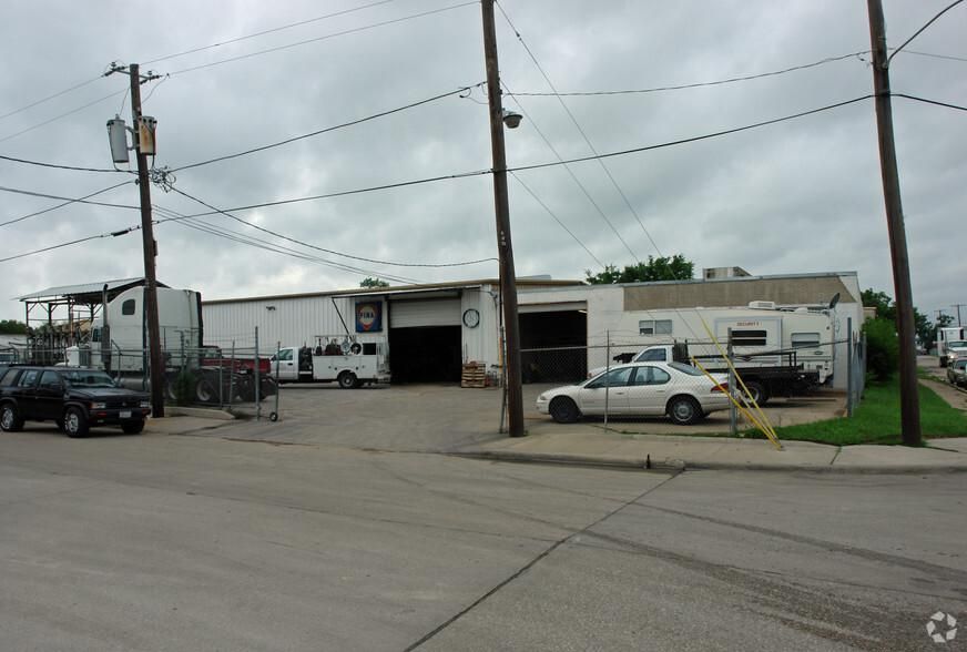4835-4847 Alexander Ln photo 2