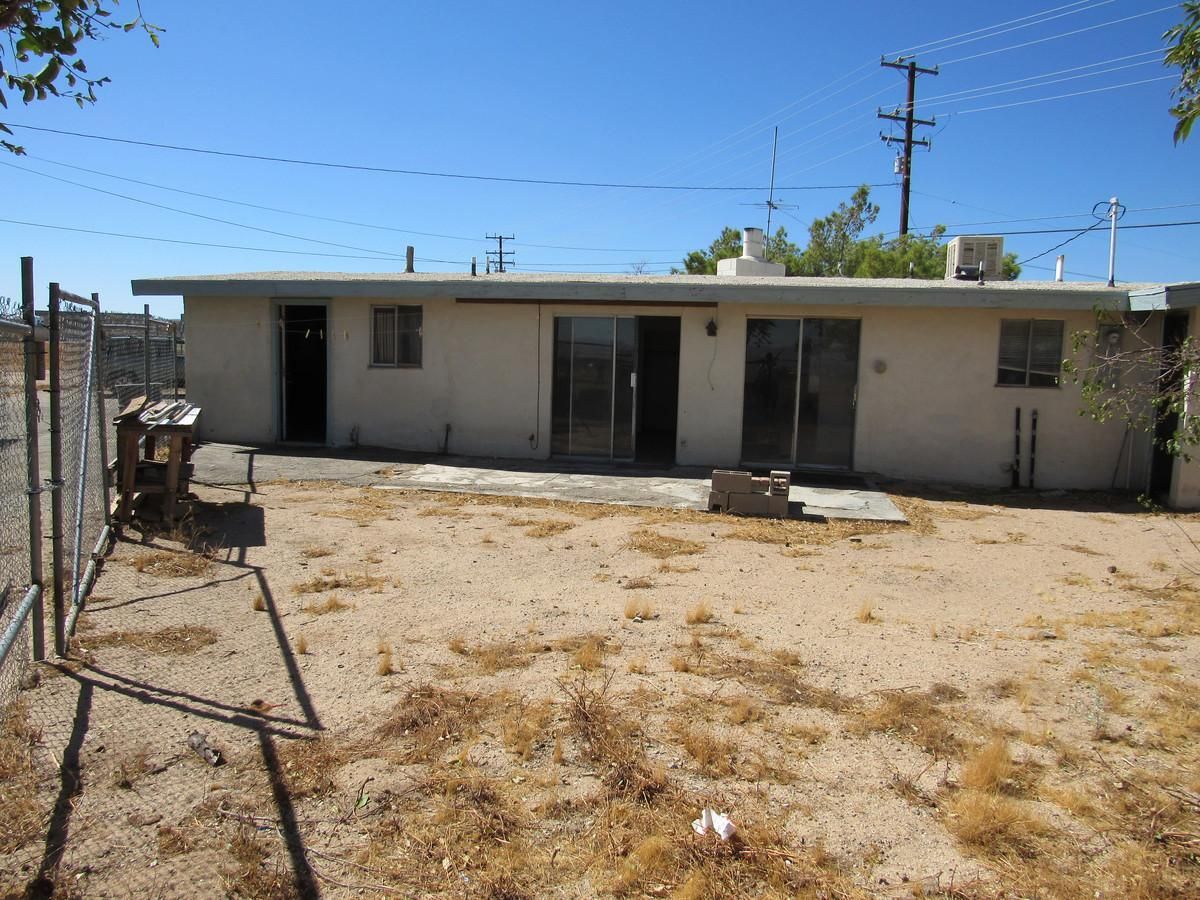 17110 Live Oak St photo 2