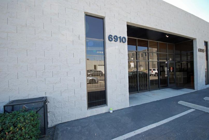 6908-6922 Tujunga Ave