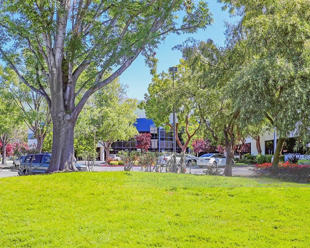 48664 Milmont Drive photo 2