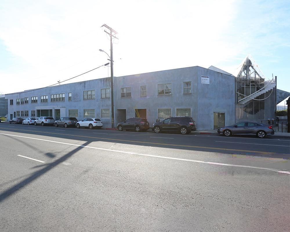 Conjunctive Points - What Wall & 3520-3526 Hayden Avenue photo 4