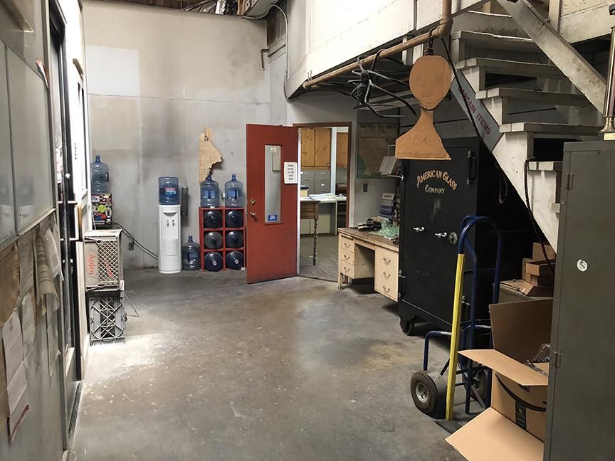 Manufacturing/Warehouse Facility photo 4
