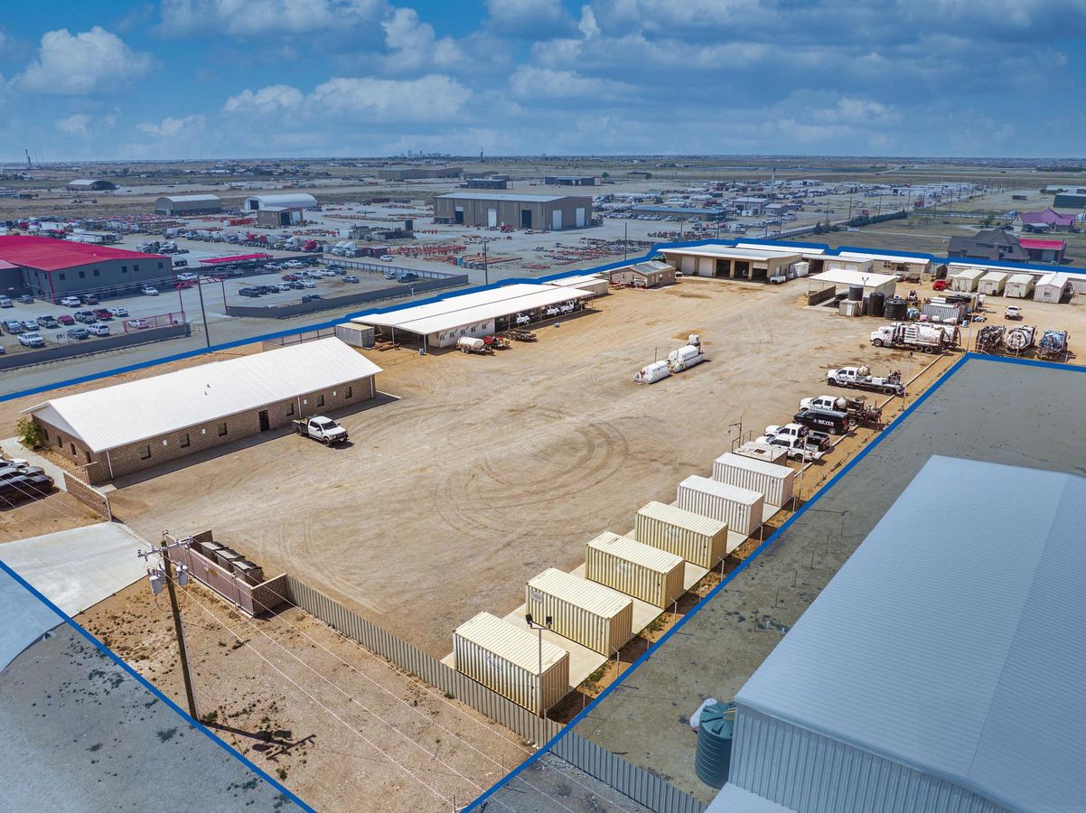 100+ Bed Man Camp & Office/Shop/Wash-Bay photo 2