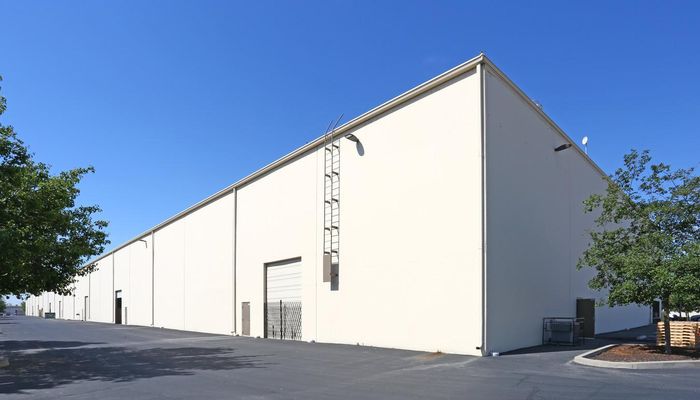 Warehouse Space for Rent at 7940 W Doe Ave Visalia, CA 93291 - #4