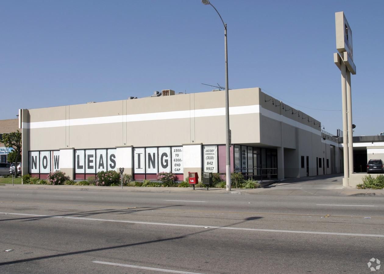 Flex Property For Lease photo 3