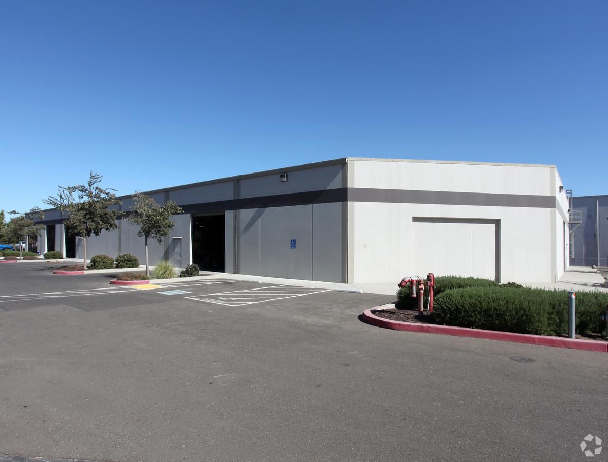 Industrial Property For Lease photo 4