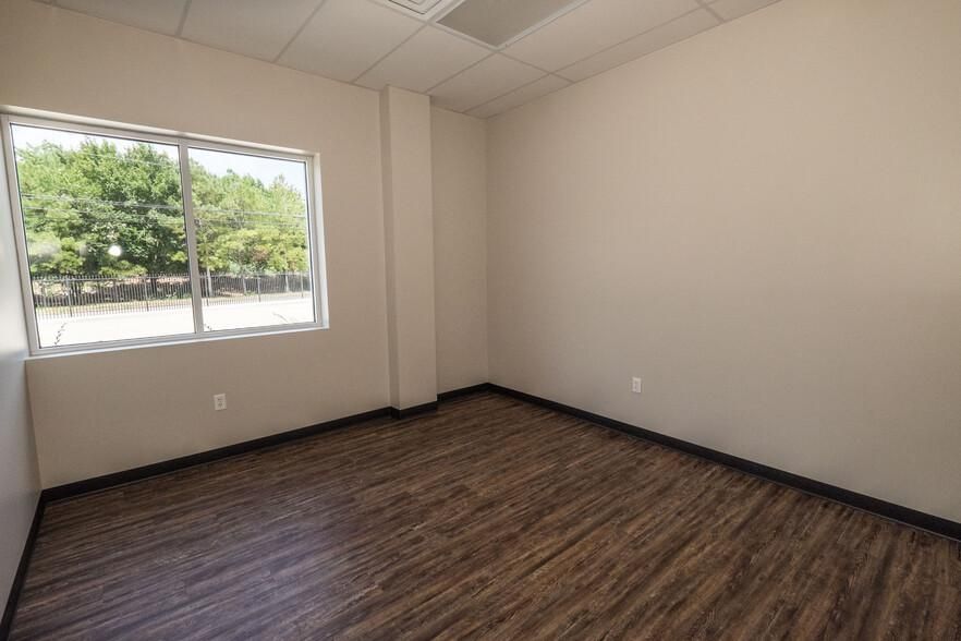 Four Seasons Business Park 15341 State Highway 249 photo 3