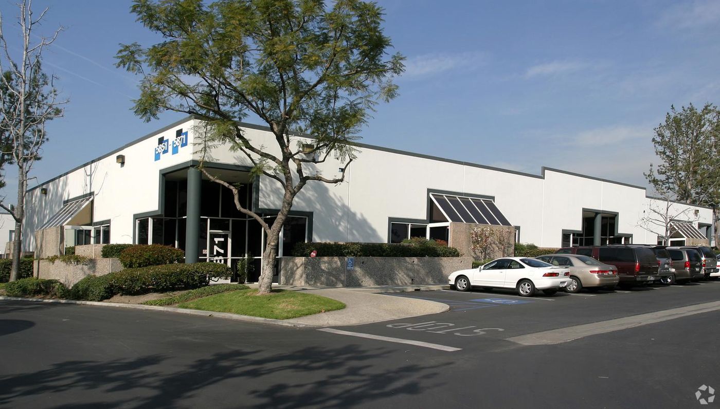 Harris Business Center Bldg 60 photo 2