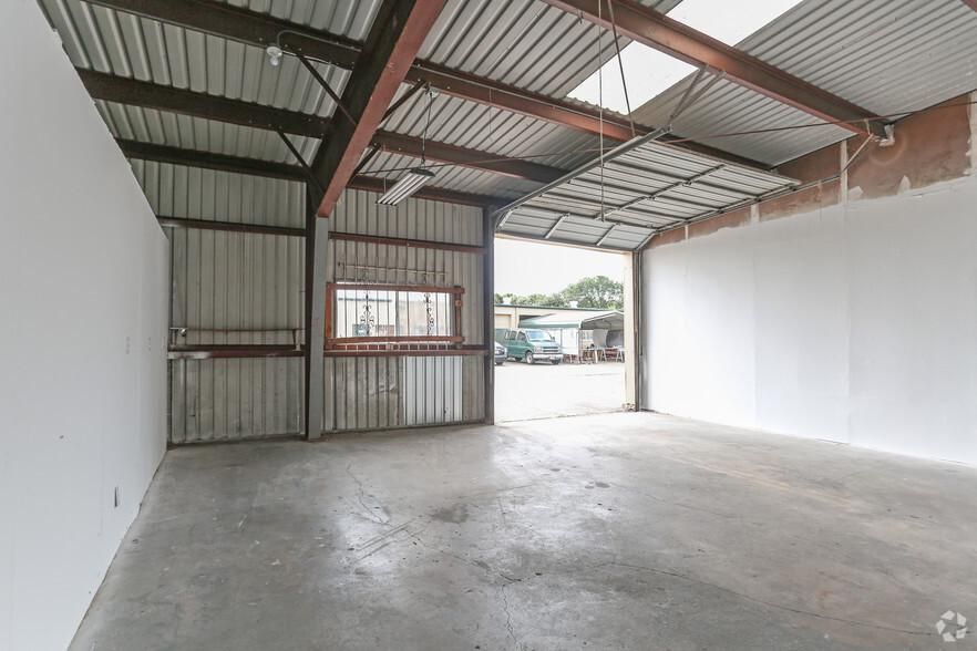 Southwest Service Center 9801-9811 Harwin Dr photo 2