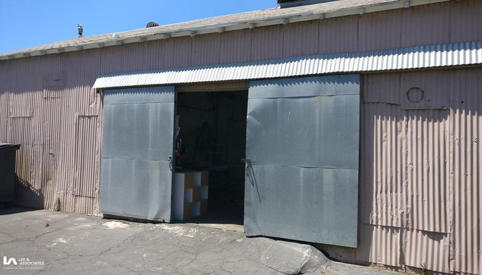 Warehouse Space for Rent at 2705-2721 Saint Louis Ave Signal Hill, CA 90755 - #10