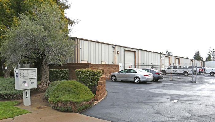 Warehouse Space for Rent at 2686 N Argyle Ave Fresno, CA 93727 - #5