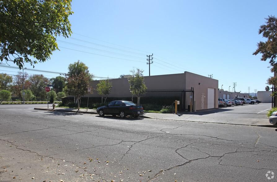 Chase Industrial 8459-8477 Canoga Ave photo 2