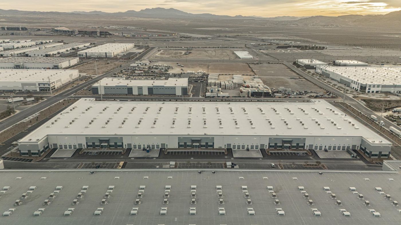 TROPICAL SPEEDWAY DISTRIBUTION CENTER - B photo 4