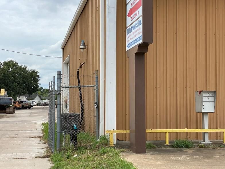 Bldg 3 1021 W Jackson Ave photo 2