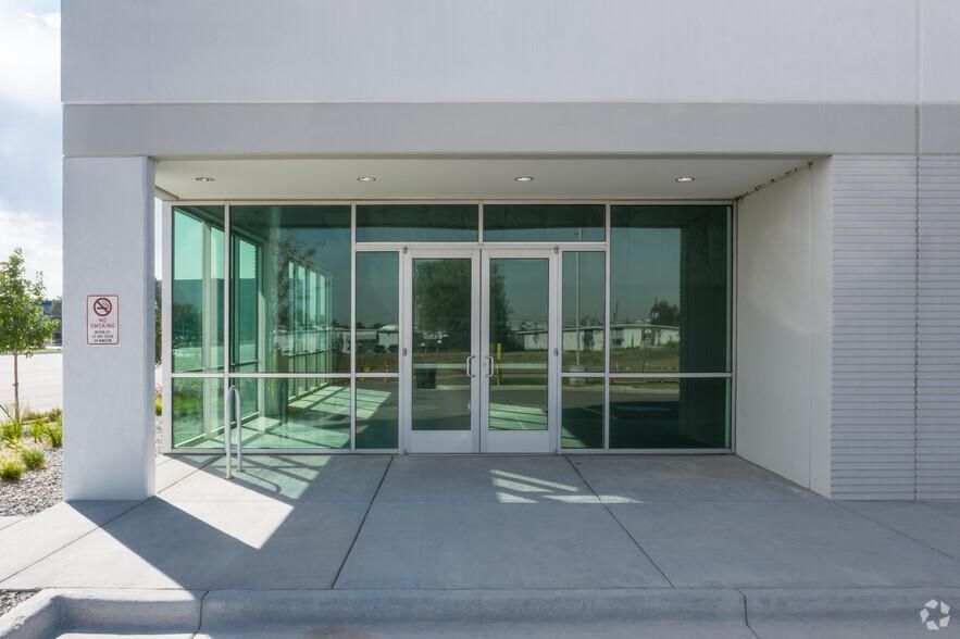Prologis Park Central 6030 Washington St photo 2
