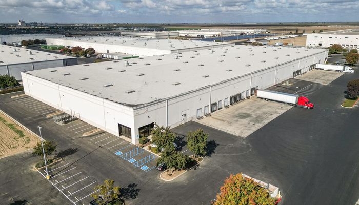 Warehouse Space for Rent at 2247 N Plaza Dr Visalia, CA 93291 - #1