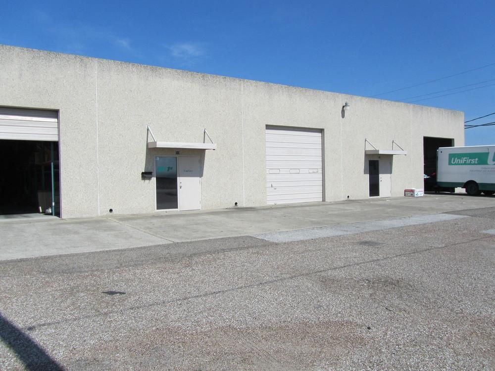 4922 Bush St photo 2