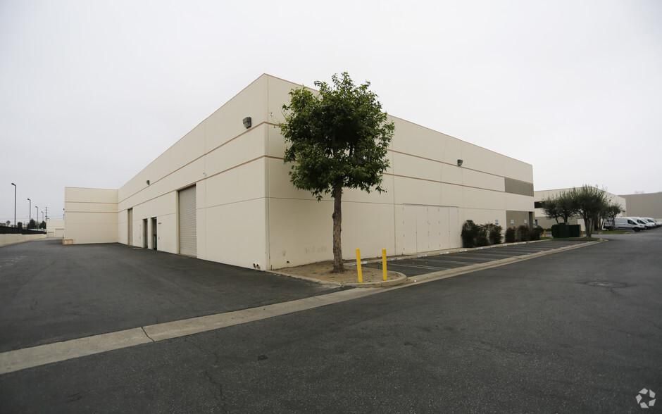 Lyons Business Center 14522-14530 Garfield Ave photo 3
