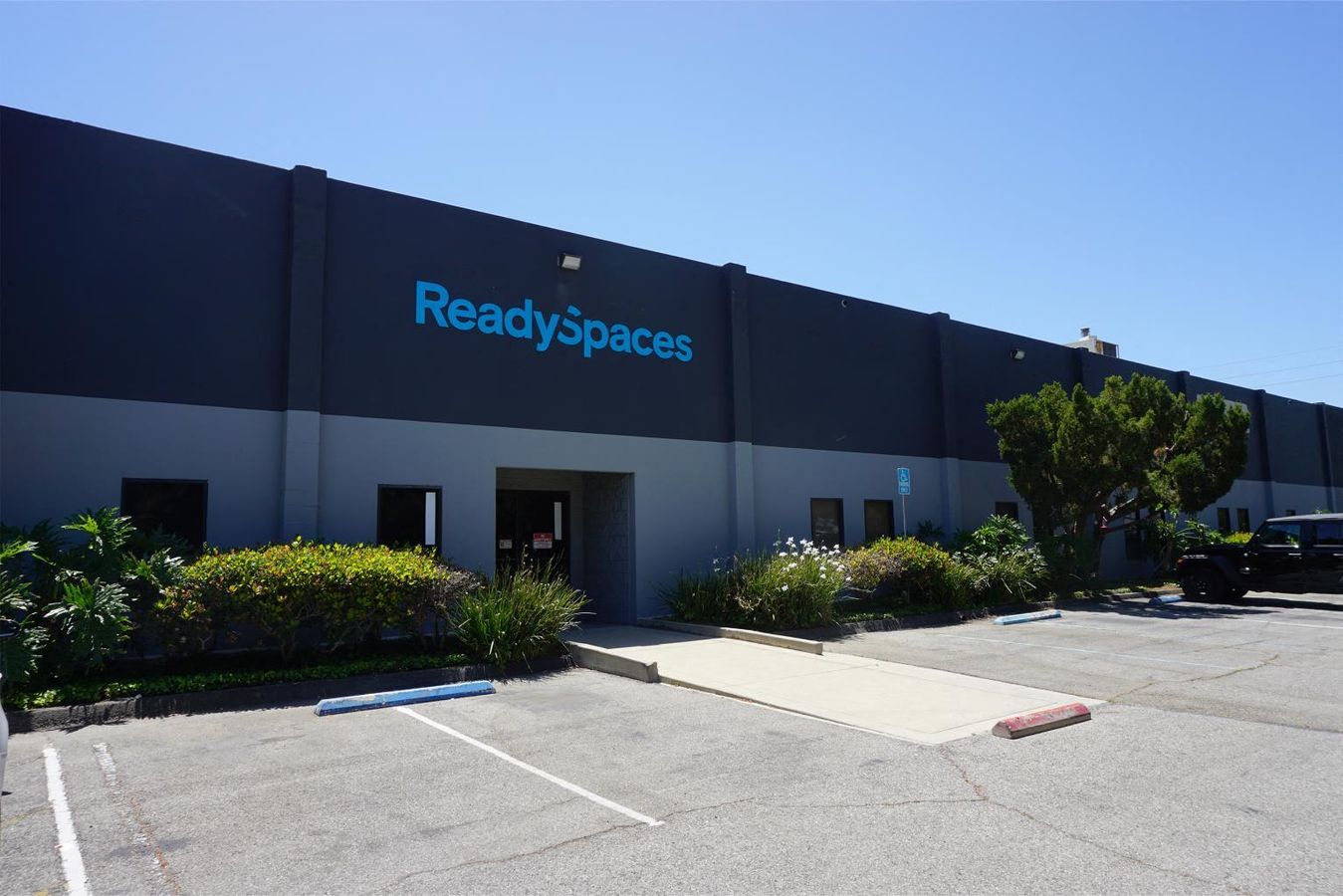 ReadySpaces Northridge photo 2