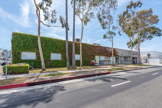 1924 E Maple Ave