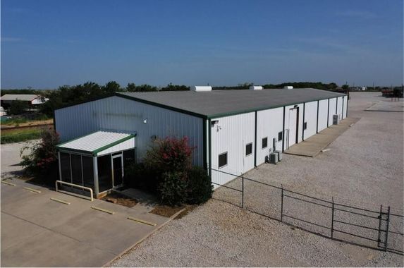 14,150 SF on 10 Acres 115 Illinois St