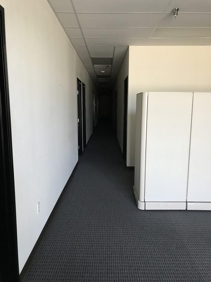 PROFESSIONAL OFFICE/MEDICAL SPACE AVAILABLE photo 4