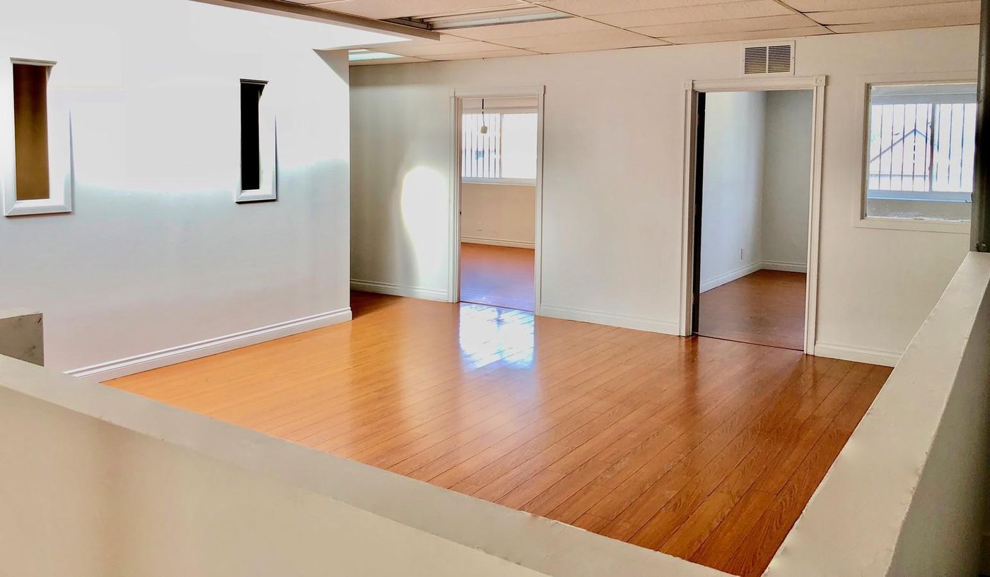 Office/Retail Property For Lease photo 1