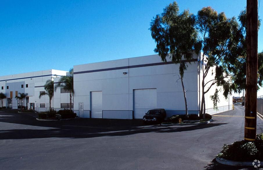 Building F 3378-3380 N San Fernando Rd photo 3