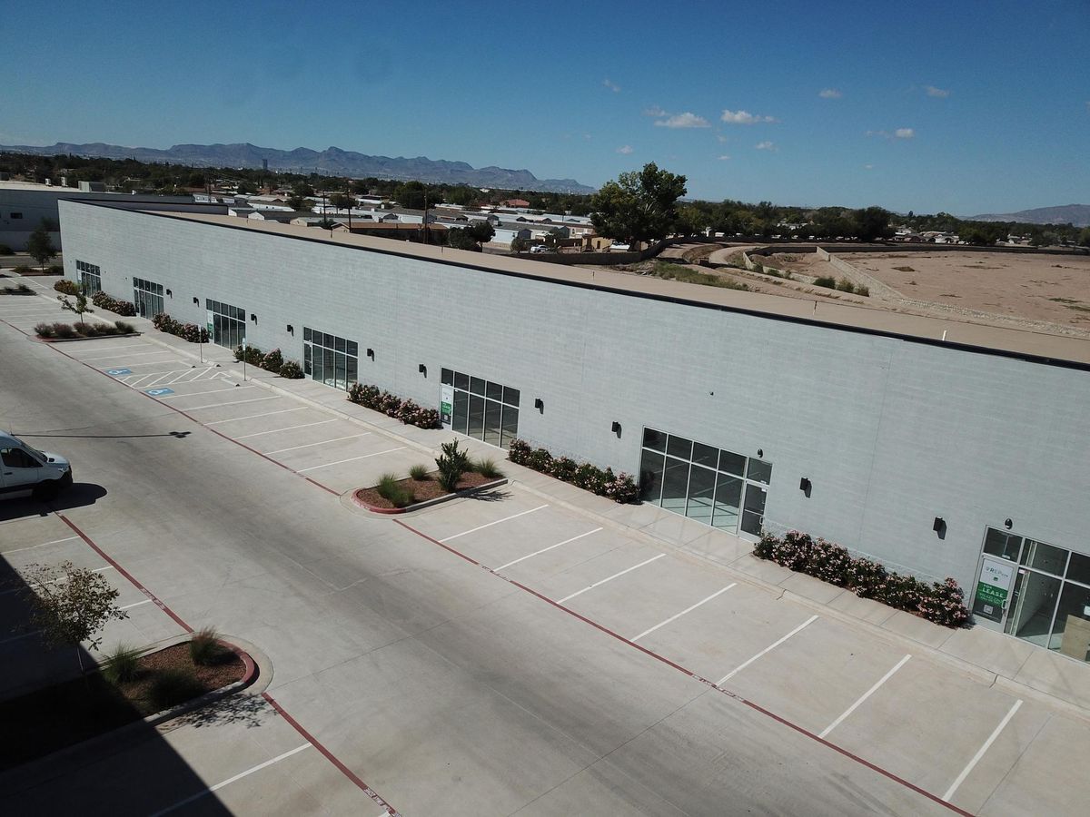 501 South Zaragoza Road photo 3