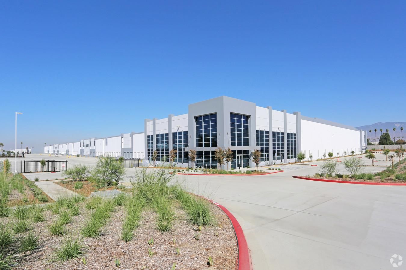 Redlands Gateway Logistics Center photo 1