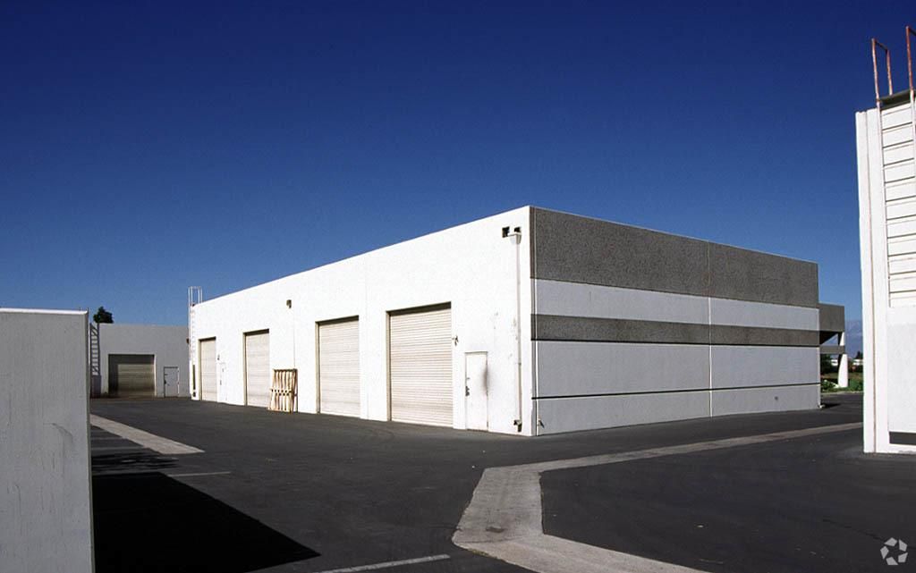 Bldg 4 photo 2