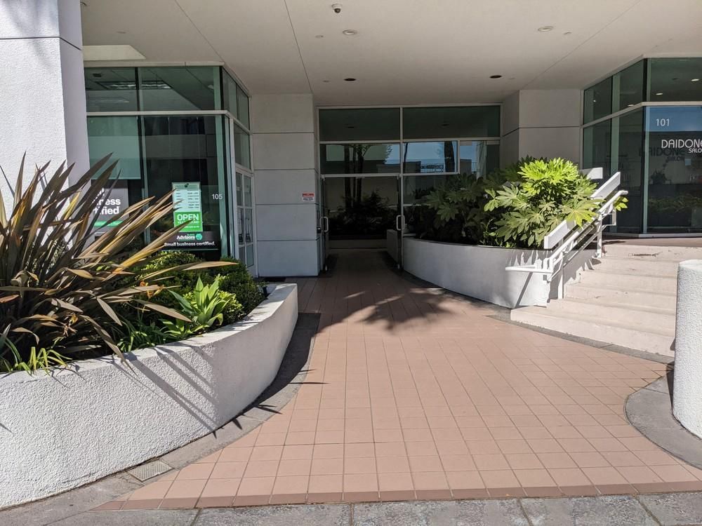 3201 Wilshire Blvd. photo 1