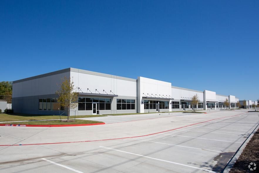 McKinney Industrial Center 415-465 Industrial Blvd photo 1