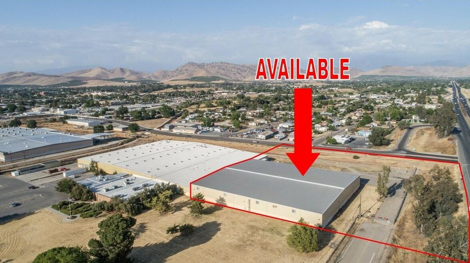 Freestanding Industrial Manufacturing Building w/ Yard