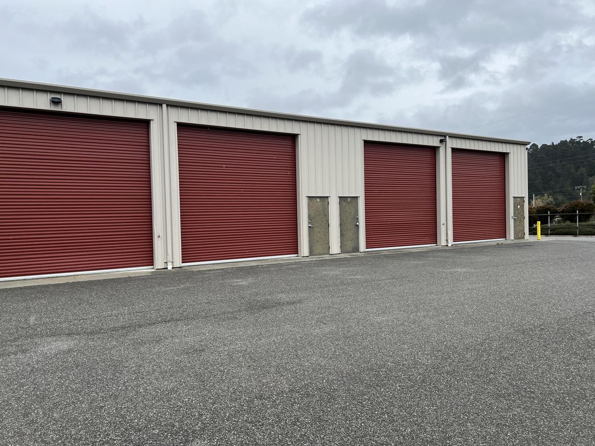 100 Airport Rd photo 3