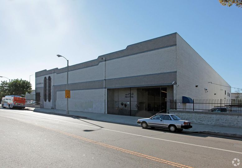 Modern Warehouse + Offices