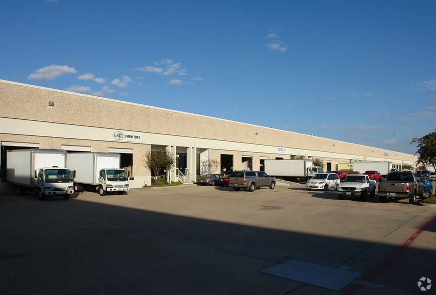 Denton Center 3 2200 Denton Dr photo 2