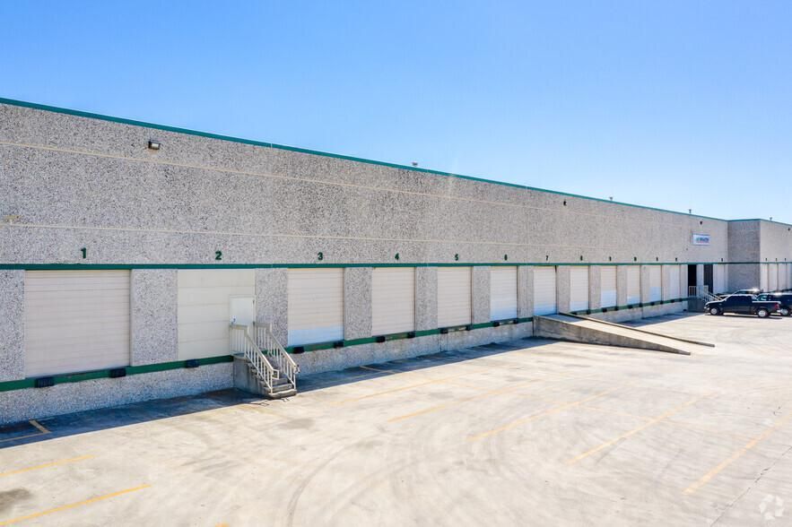 Building 2 8559 NE Loop 410 photo 1