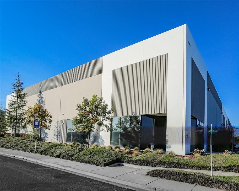 Cordelia Commerce Center: Building 3 photo 4
