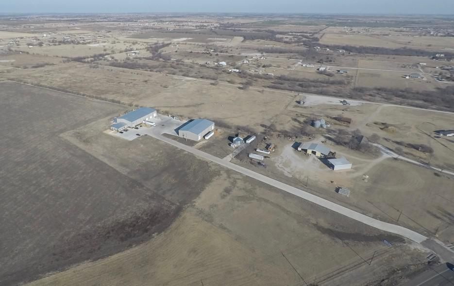 Ponder Lane Business Park 1635 N FM 156 photo 4