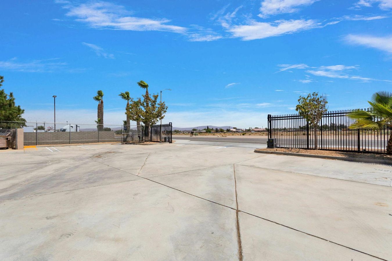 11768 Mariposa Rd. photo 3
