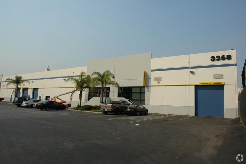 Building D 3368-3370 N San Fernando Rd